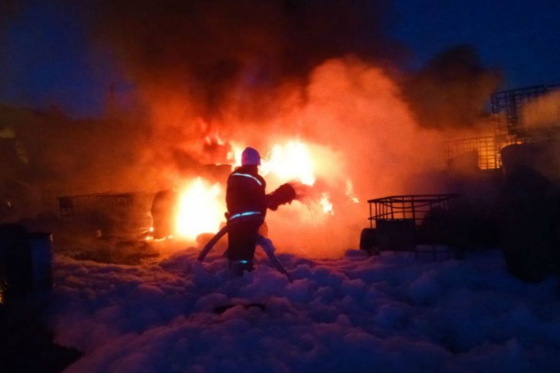 В Екатеринбурге в частном секторе предотвратили взрыв во время пожара -  «Уральский рабочий»